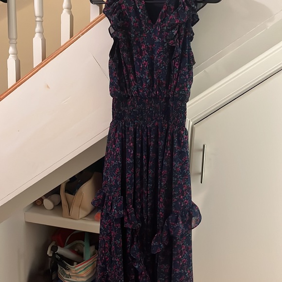 Only worn once, in perfect condition. Fits like a size 0-2 - Picture 2 of 3